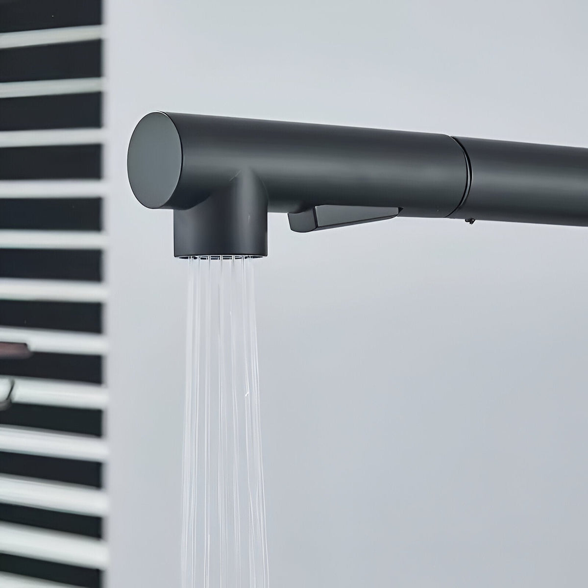 Arona Kitchen Sink Faucet Solid Brass with Pull-Out Sprayer